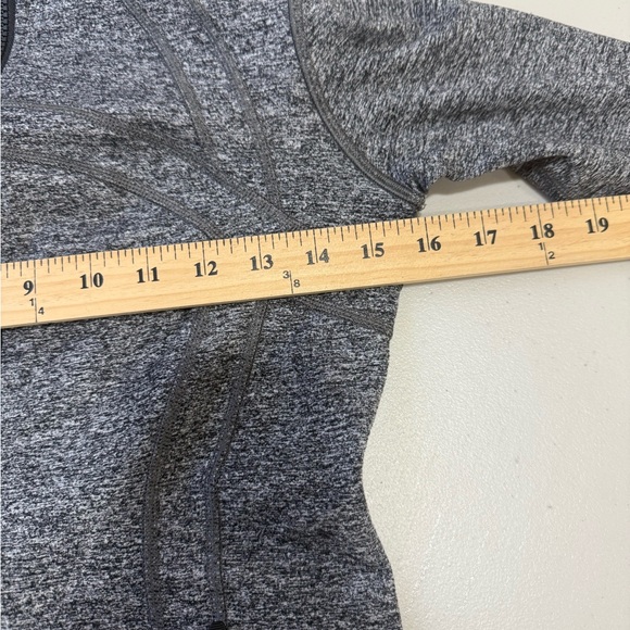 Lululemon Define Jacket Women’s Size 6 Gray Full Zip Long Sleeve Athletic - Picture 6 of 7